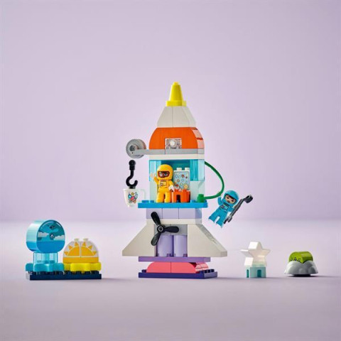 Конструктор LEGO DUPLO Town Пригоди на космічному шатлі 3-в-1, 58 деталей (10422), арт: 10422