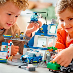 Конструктор LEGO City Police Поліцейська ділянка 668 деталей (60316), арт: 60316